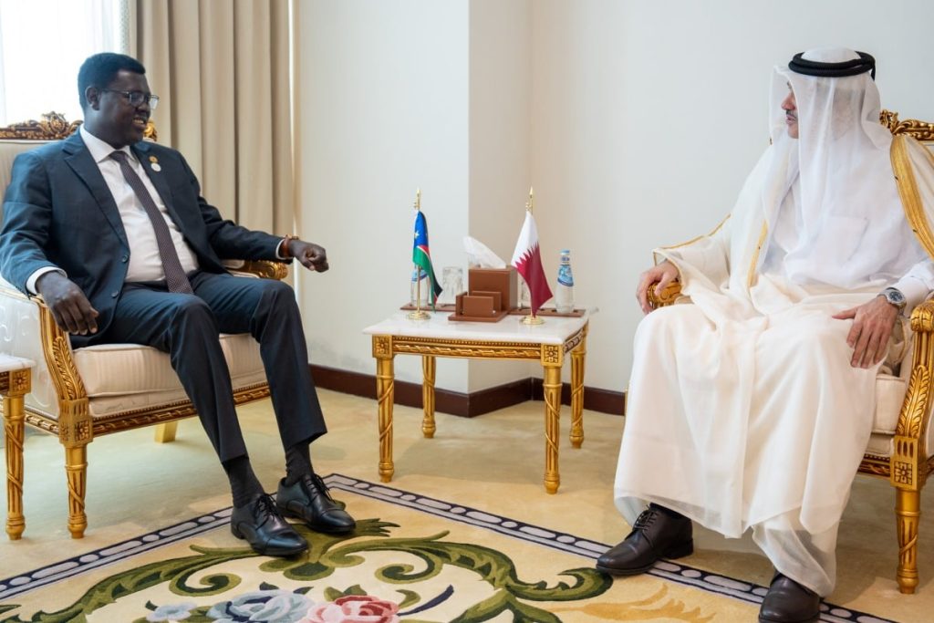  وزير الدولة لشؤون التجارة الخارجية يجتمع مع وزير الخارجية بجنوب السودان