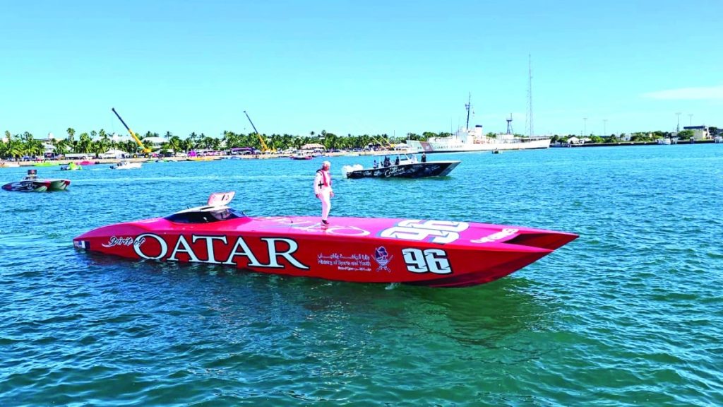  حسن بن جبر يفوز بالسباق الثاني ببطولة العالم للزوارق