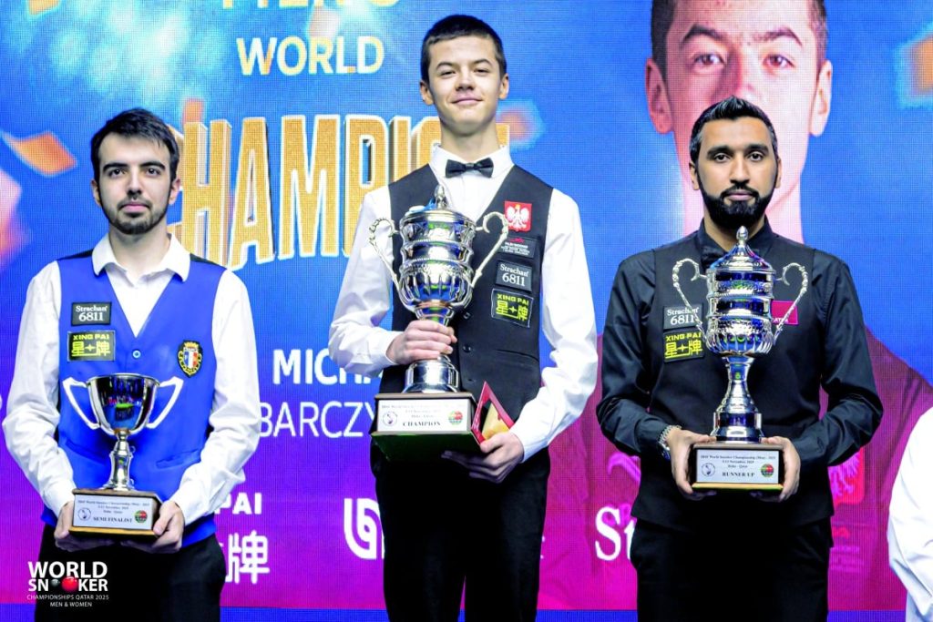  علي العبيدلي يهدي العنابي فضية العالم للسنوكر