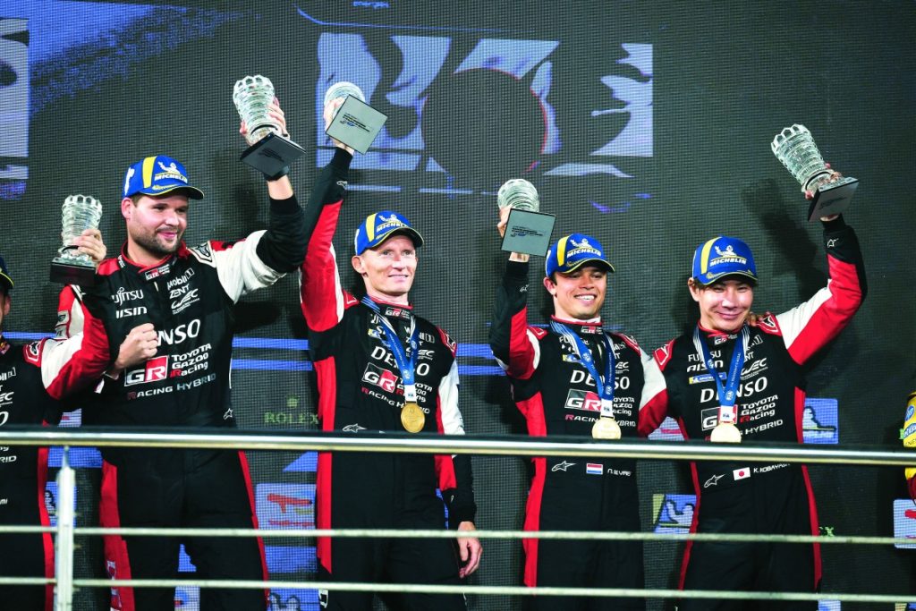 فريق تويوتا جازو للسباقات يفوز بسباق البحرين