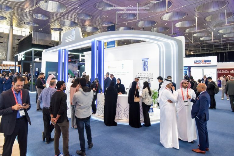  جامعة الدوحة تطلق تطبيقا ذكيا بالتعاون مع غوغل كلاود في المؤتمر العالمي للهواتف 2025
