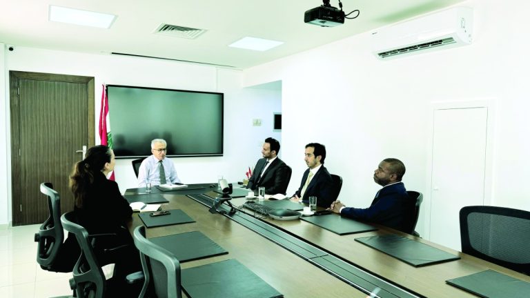 وزير الاقتصاد اللبناني: أبوابنا مفتوحة أمام المشاريع التنموية القطرية