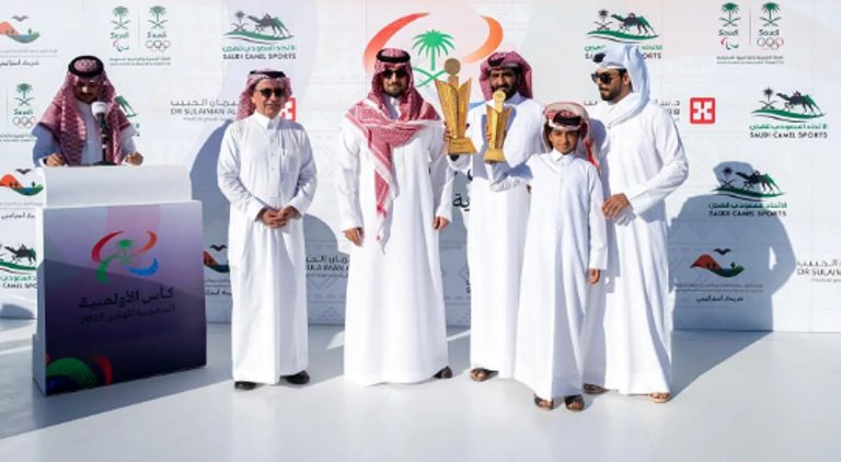 الأمير عبدالله بن فهد يكرّم أبطال “الأولمبية السعودية” للهجن