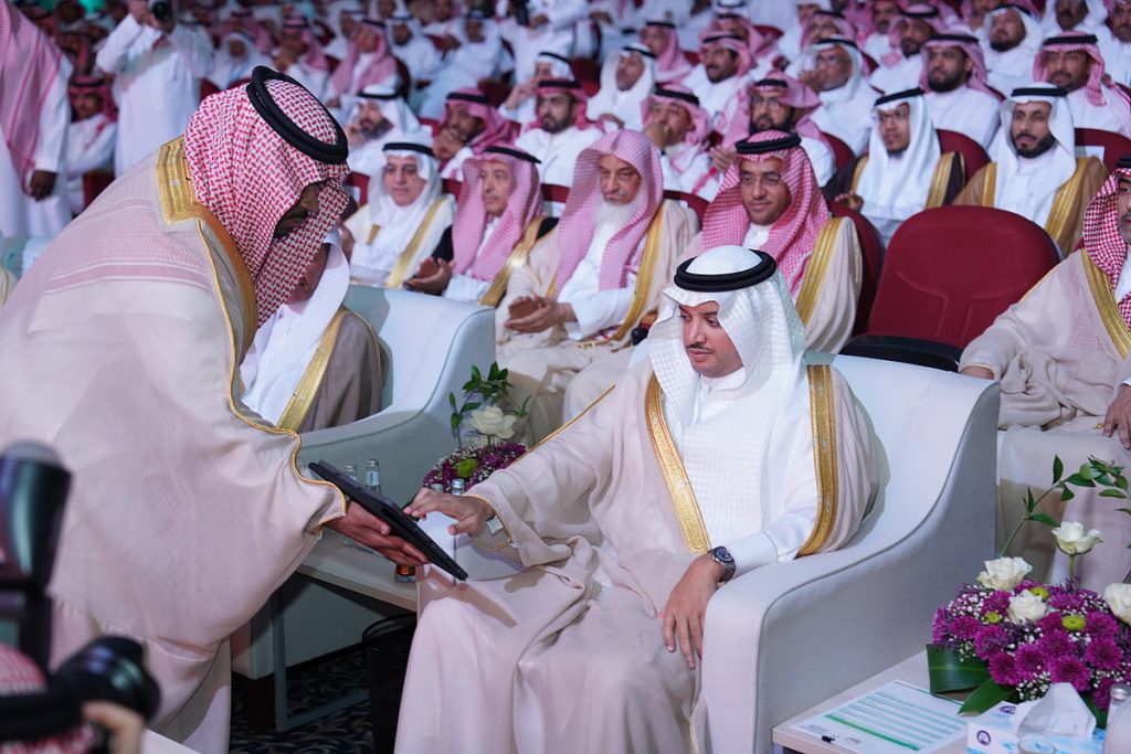 بحضور وزير التعليم.. محافظ الأحساء يُدشِّن 9 مشاريع مدرسية بقيمة 193 مليون ريال