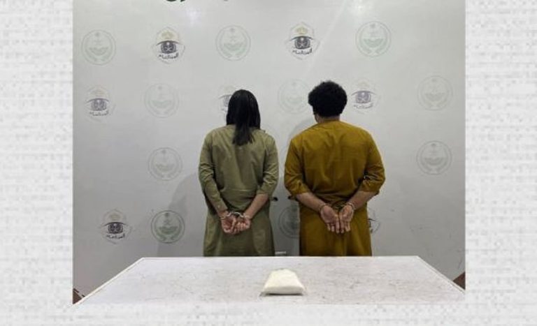 «أمن الطرق» بالقصيم تقبض على باكستانيين لترويجهما الميثامفيتامين المخدر