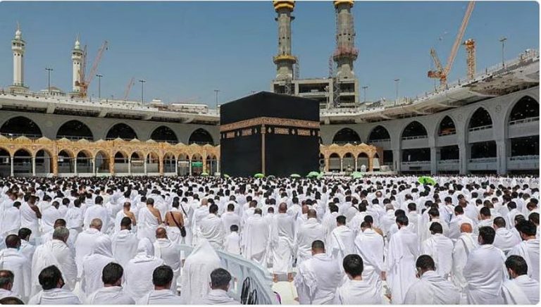 «أم القرى» تنشر قرار تعديل بعض مواد نظام مقدمي خدمة حجاج الخارج