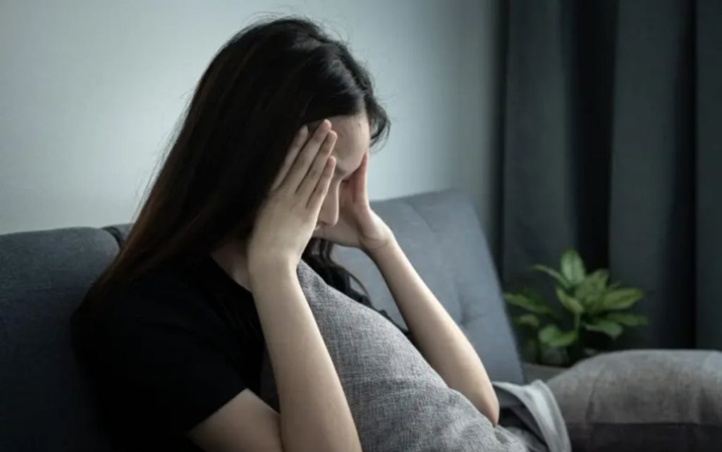 أخصائية نفسية تحدد سلوكيات تستدعي الاستشارة