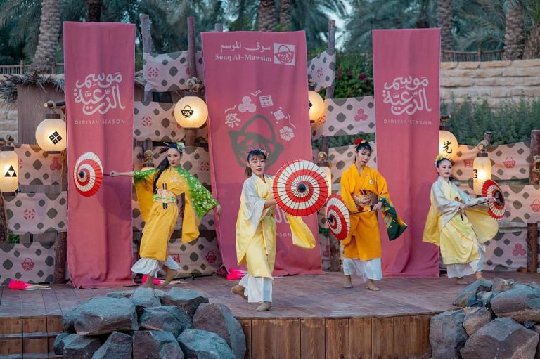 سوق الموسم ينطلق من منطقة الطوالع التاريخية بـ “النجناج”