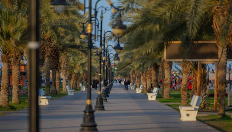 حدائق عرعر تستقبل الزوار مع اعتدال الأجواء وزراعة أكثر من 36 ألف شجرة