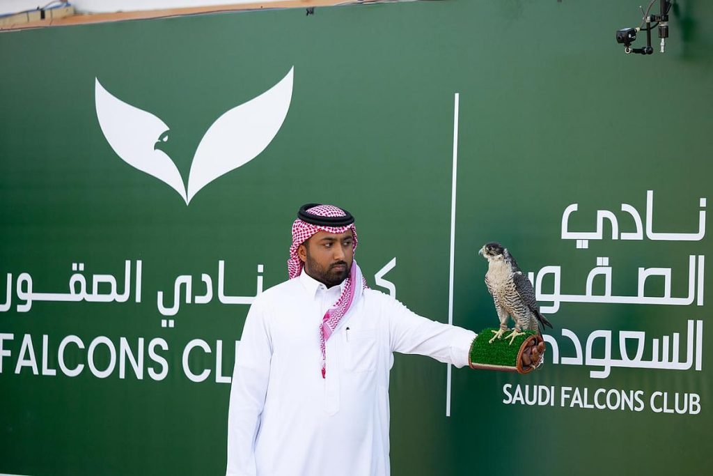 329 صقرًا للمُلّاك تخوض منافسات اليوم الخامس في كأس نادي الصقور 2025