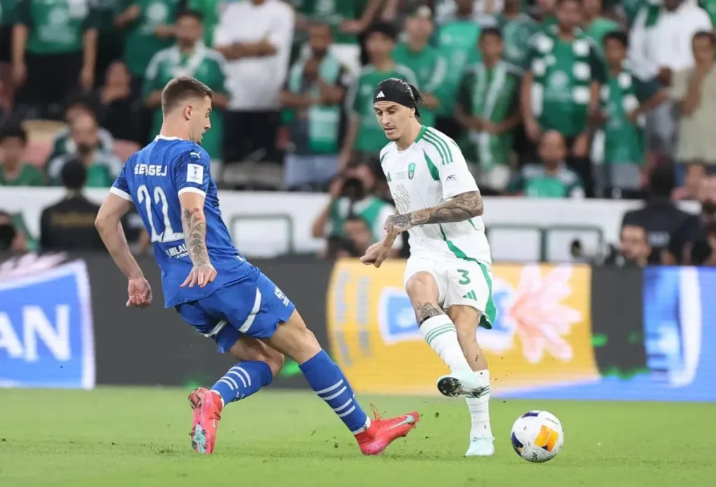 الأهلي يتفق مع إيبانيز وميندي لتمديد عقديهما