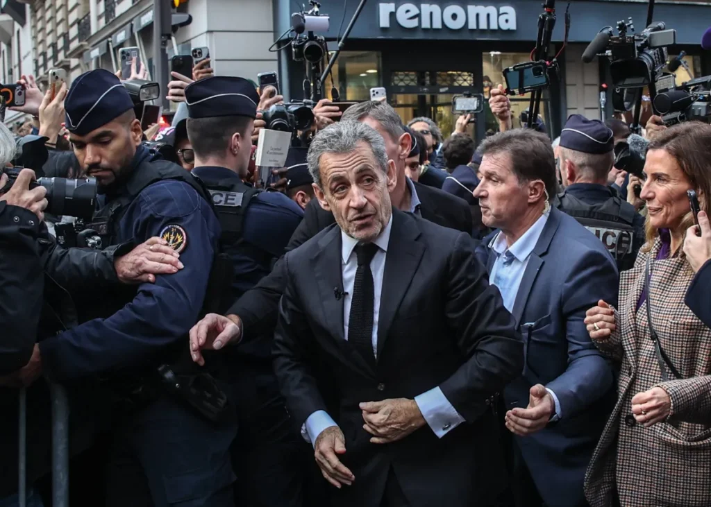 ساركوزي قد يمثل أمام القضاء مجدداً بشبهة التلاعب بالشهود