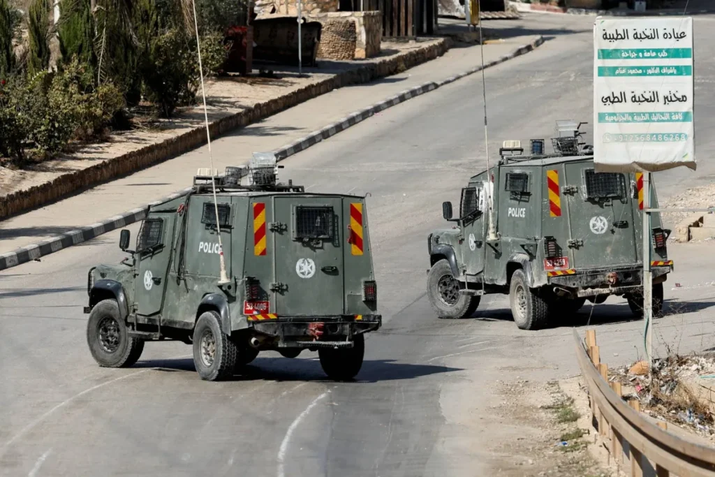 الشرطة الإسرائيلية: مقتل شخصين في هجوم شنه فلسطيني