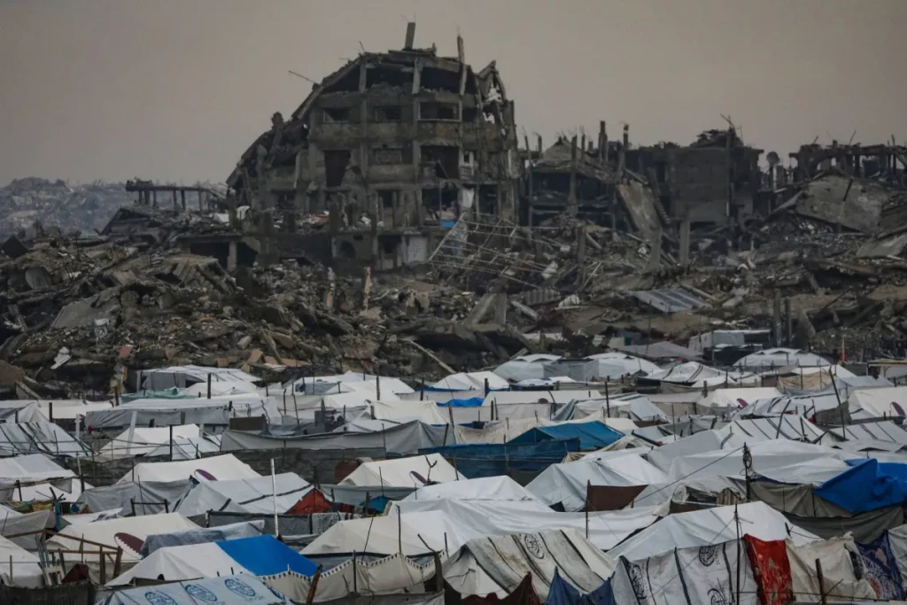 مقتل فلسطيني بنيران إسرائيلية في شمال غزة… وغارات على رفح