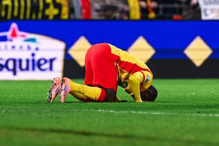 كأس فرنسا: سعود عبد الحميد يسجل ويقود لانس للدور الـ32