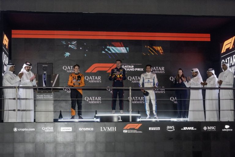  جائزة قطر الكبرى للفورمولا-1.. رئيس اللجنة الأولمبية يتوج الهولندي فيرستابن بلقبه الثالث في لوسيل