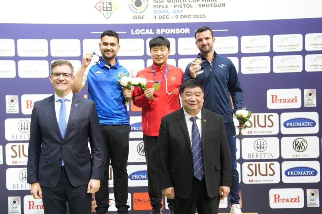  رماة آسيا وأوروبا يحتكرون الميداليات في ثالث أيام نهائيات كأس العالم للبندقية والمسدس والشوزن