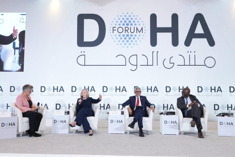  منتدى الدوحة 2025.. هيلاري كلينتون: الاستخدام المفرط للقوة خلال الأزمات الأخيرة في العالم ترك معاناة كبيرة