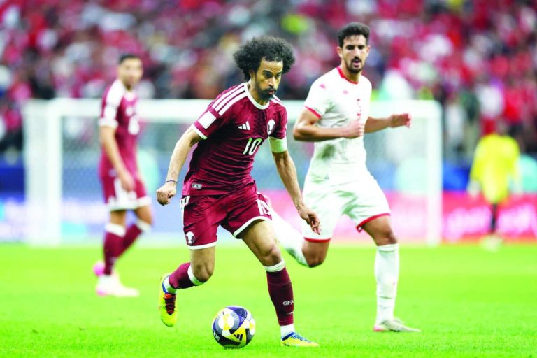 أكرم عفيف نجم منتخبنا الوطني: مشاركتنا ببطولة كأس العرب بناء للمستقبل