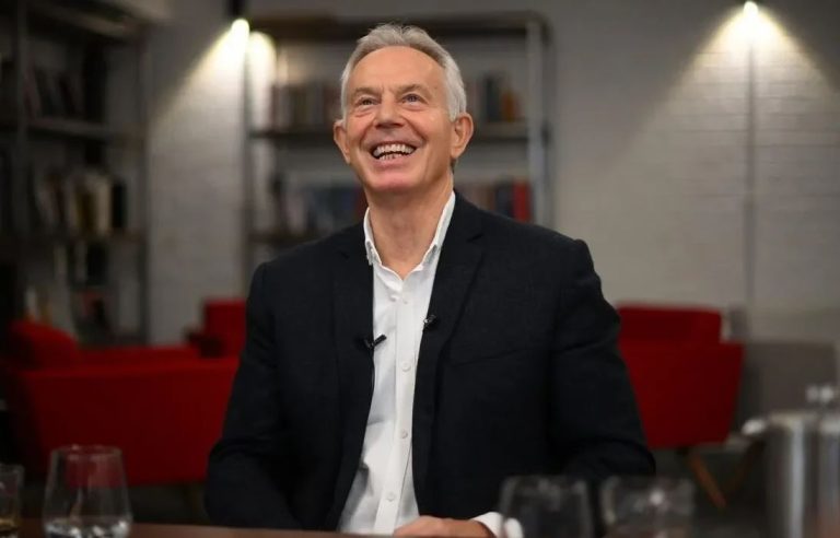  انسحاب توني بلير من مجلس السلام في غزة بعد اعتراضات عربية وإسلامية