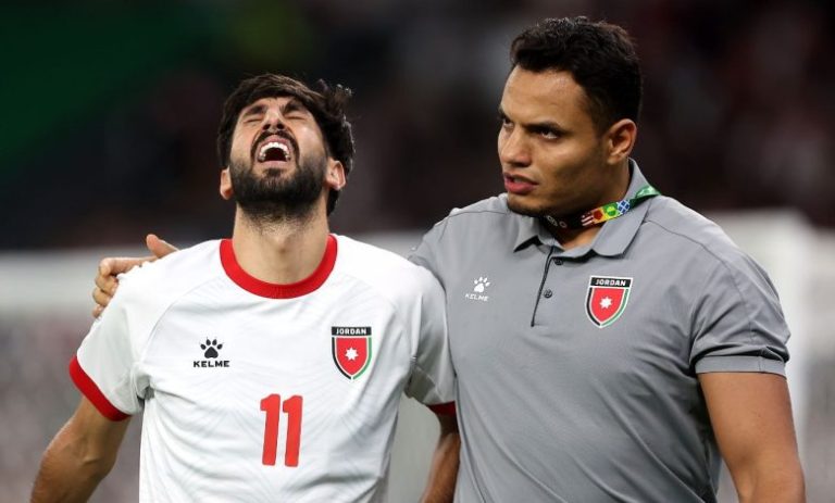 بعد أنباء انتقاله للأهلي المصري.. يزن النعيمات يصاب بقطع في الرباط الصليبي وهذه مدة غيابه