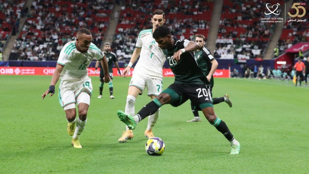  بعد مباراة ماراثونية وركلات ترجيحية أمام الجزائر.. الإمارات إلى نصف نهائي كأس العرب