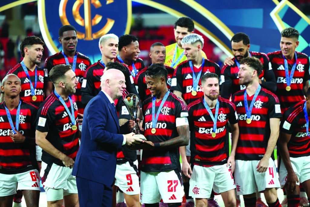  ضرب موعداً مع الباريسي في النهائي كأس القارات.. إنفانتينو يتوج فلامنغو البرازيلي بطلا لكأس التحدي