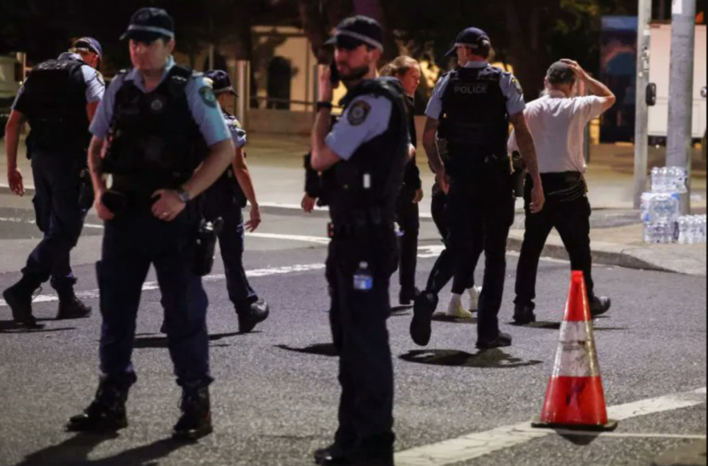 مقتل 12 شخصا وإصابة آخرين في إطلاق نار في مدينة سيدني بأستراليا