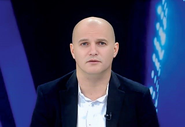  عثمان الحسنات المدرب ونجم الكرة الأردنية السابق يؤكد لـ الشرق: أرجح كفة الأردن على الأخضر السعودي