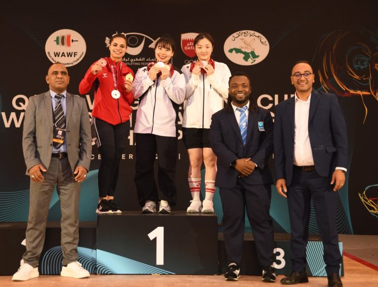 تتويج الفائزين في وزني 88 و69 كلغ بكأس قطر الدولية وبطولتي العرب وغرب آسيا لرفع الأثقال