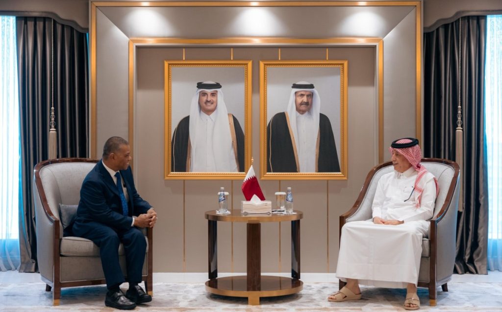 وزير الدولة للشؤون الخارجية يودع السفير الإندونيسي