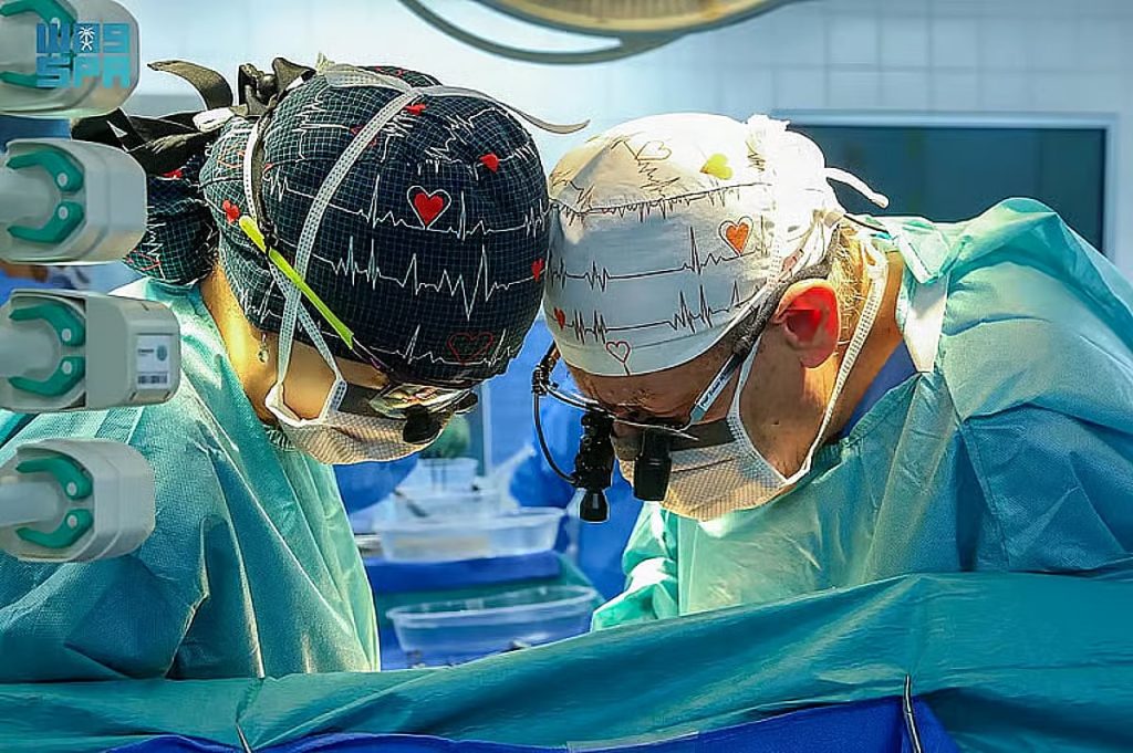 «التخصصي» ينجح في إنقاذ طرف مريض بجراحة دقيقة اعتمدت على تقنية الطباعة ثلاثية الأبعاد