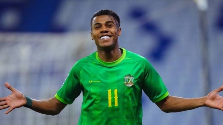 لاعب الشرطة لـ«عاجل»: لا نخشى الأهلي.. وسلاحنا الأرض والجمهور