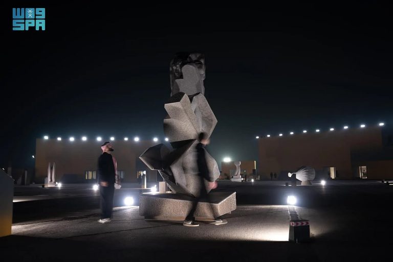 “الرياض آرت” يُعلن مشاركة 25 فنانًا من 18 دولة في النسخة السابعة من ملتقى طويق للنحت