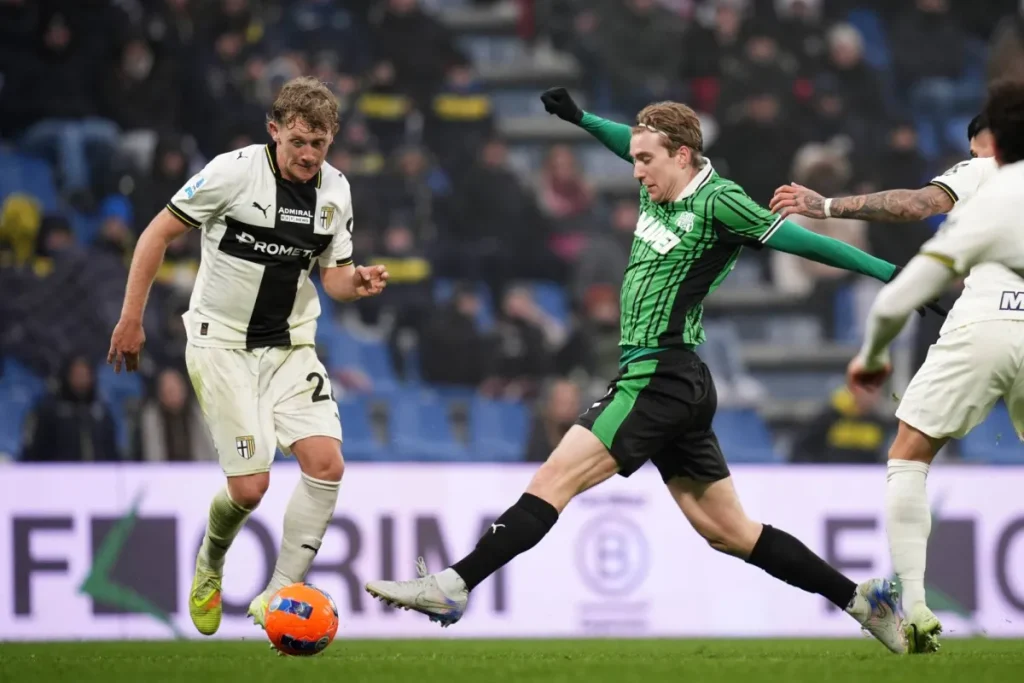 «الدوري الإيطالي»: بارما يفرض التعادل على ساسوولو