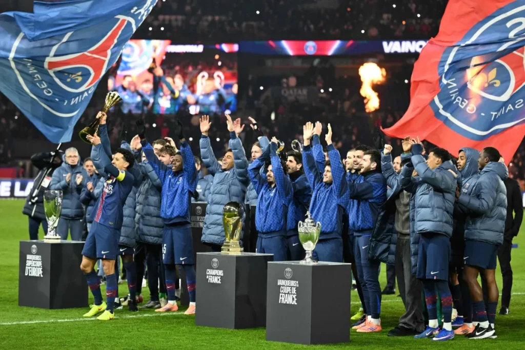 سان جيرمان يهزم باريس… ويقدم كأس «الإنتركونتينينتال» لجماهيره