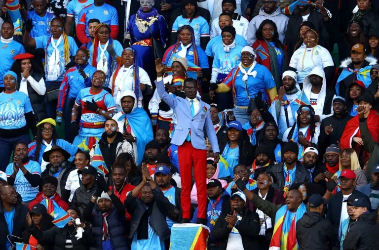 دموع المشجع الكونغولي «لومومبا»… صورة إنسانية تهز كأس أفريقيا