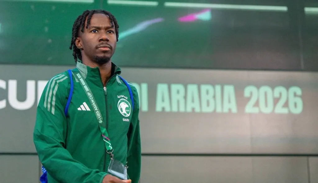 الأهلي يمنح الضوء الأخضر لإعارة الزبيدي لضمك