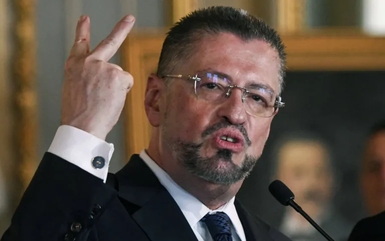 كوستاريكا تعلن كشف مؤامرة لاغتيال رئيسها