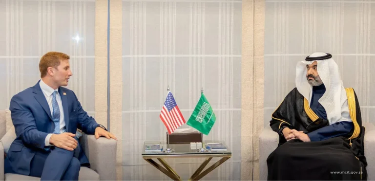 واشنطن والرياض تعززان شراكة الذكاء الاصطناعي لتأمين «المعادن الحرجة» وسلاسل الإمداد