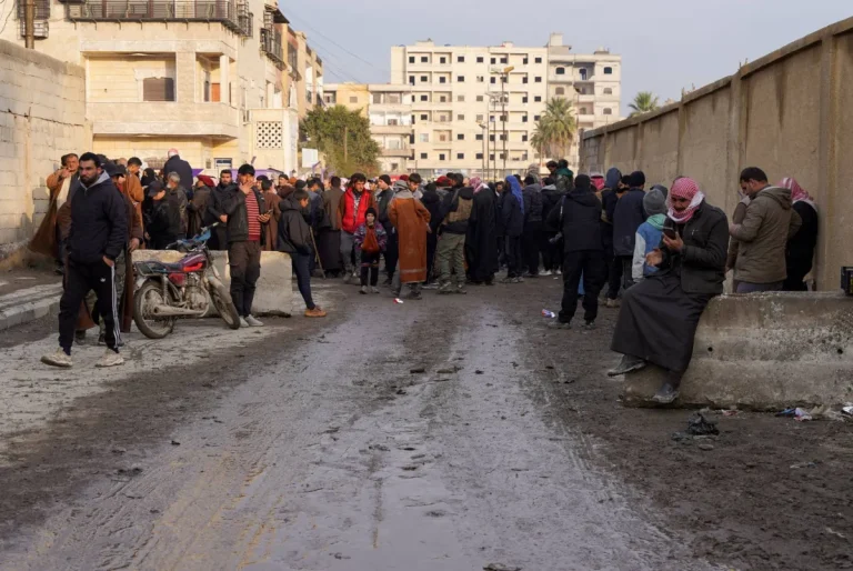 الحكومة السورية تفرج عن 126 قاصراً من سجن كانت تديره القوات الكردية