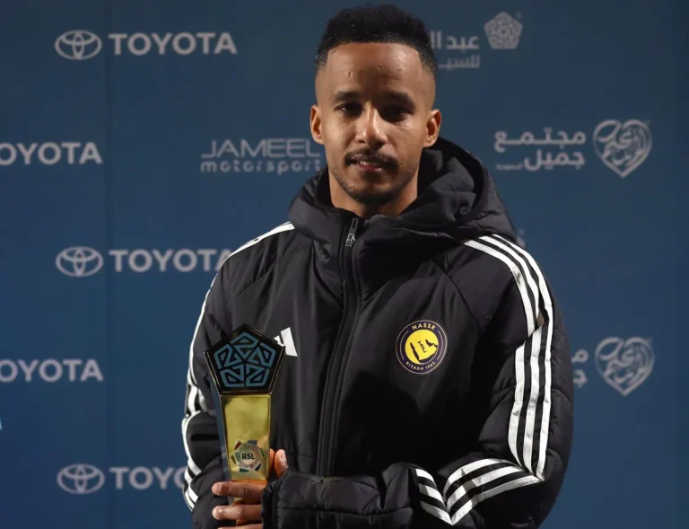 الهلال يخطب ود غريب بعرض رسمي