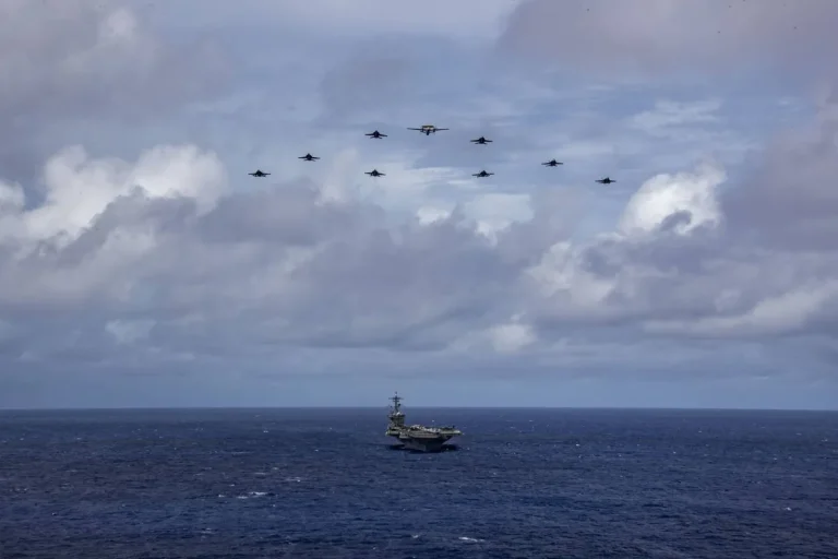 ترمب: أسطول حربي أميركي آخر يتجه نحو إيران الآن