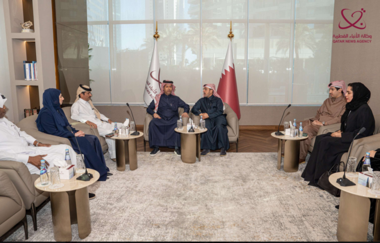  مدير عام وكالة الأنباء القطرية “قنا” يجتمع مع مدير المعهد الدبلوماسي