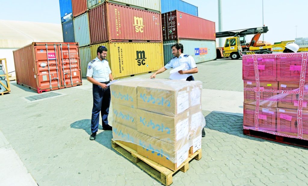 «الجمارك» تنجز 608 آلاف بيان خلال ديسمبر