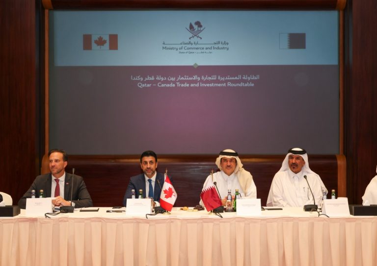  وزير الدولة لشؤون التجارة الخارجية يجتمع مع وزير التجارة الدولية الكندي