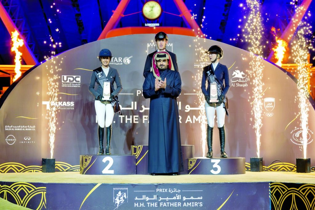  رئيس اللجنة الأولمبية القطرية يتوج الفائزين في الجولة الثانية من جائزة سمو الأمير الوالد للفروسية