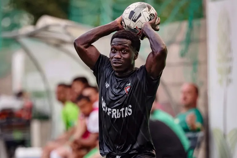  سكتة قلبية مفاجئة تنهي حياة لاعب برتغالي خلال مباراة رسمية