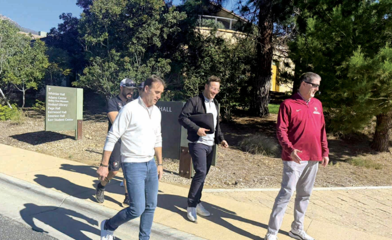  لوبيتيغي يتفقد مقر تدريبات العنابي بأمريكا