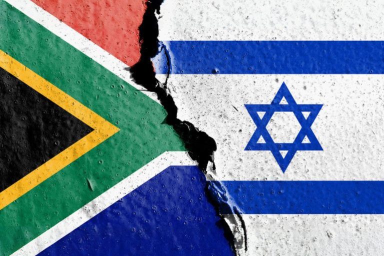  تصعيد وتهديد بالمزيد.. طرد متبادل لدبلوماسيي إسرائيل وجنوب أفريقيا